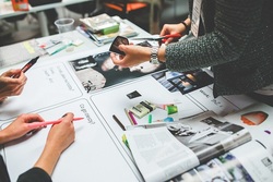 Design Thinking beschreibt einen agilen, kreativen methodischen Ansatz, zur Entwicklung und Ausarbeitung von Produkten und Services.